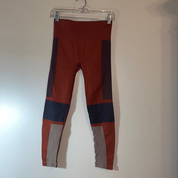 Joy Lab Maroon Color Block Leggings - Medium - Picture 1 of 3